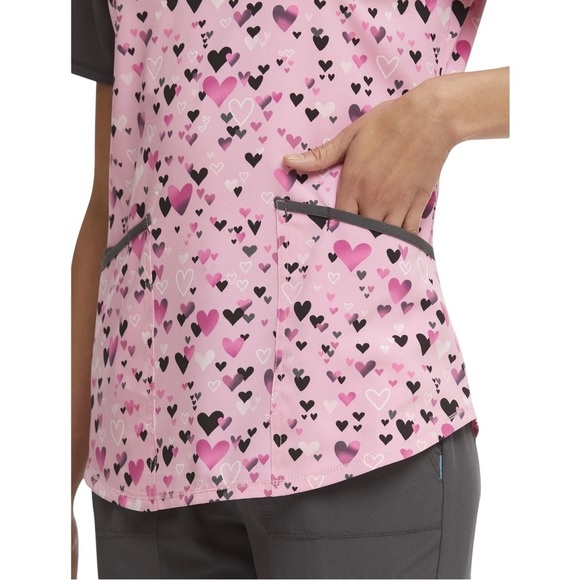 Scrubstar Womens Size 2XL Sentimental Hearts Valentines Day Pink Scrub Top NWT - Picture 4 of 9